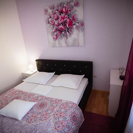 Apartmani Bare I Danica Grebastica Bagian luar foto