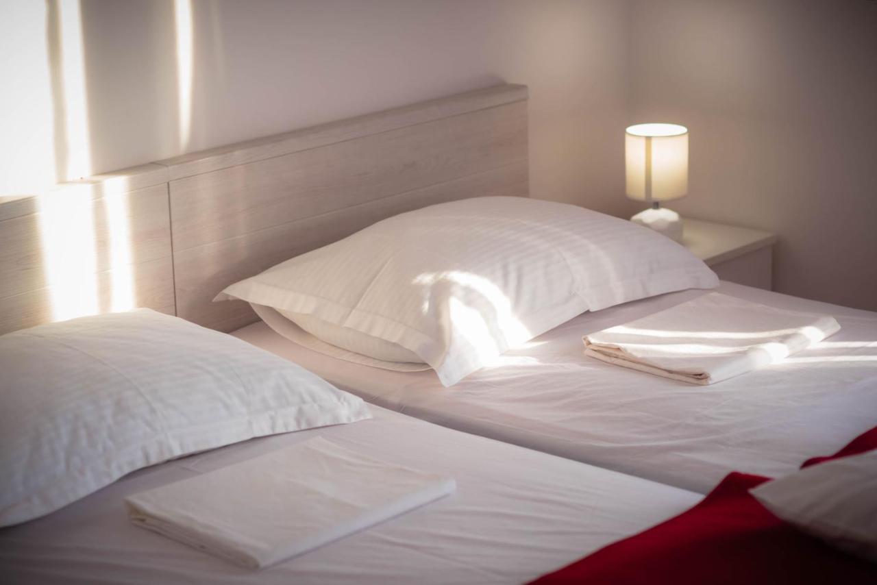 Apartmani Bare I Danica Grebastica Bagian luar foto