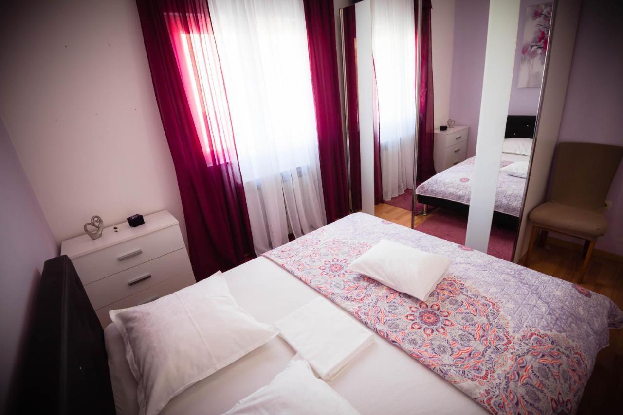 Apartmani Bare I Danica Grebastica Bagian luar foto