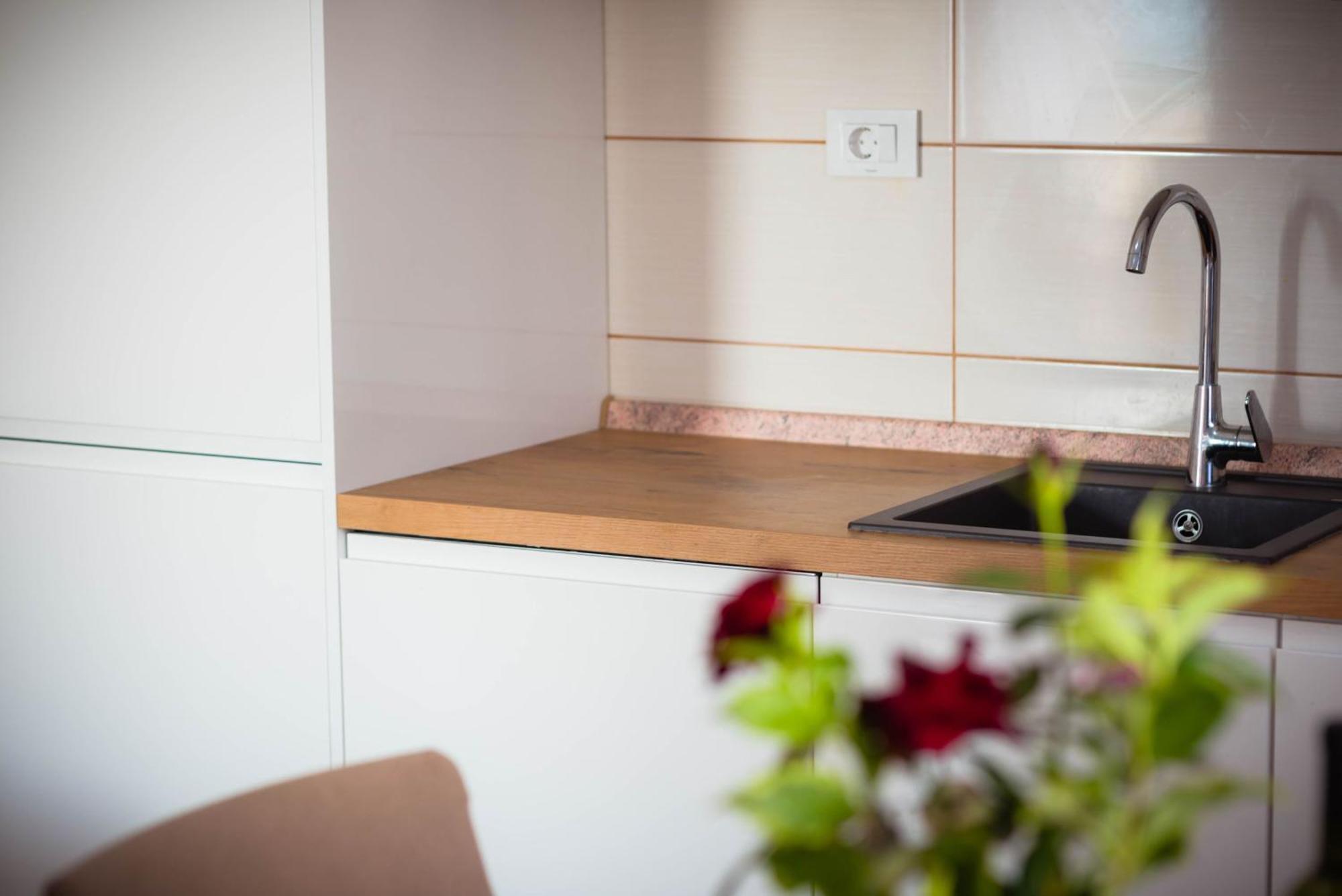 Apartmani Bare I Danica Grebastica Bagian luar foto
