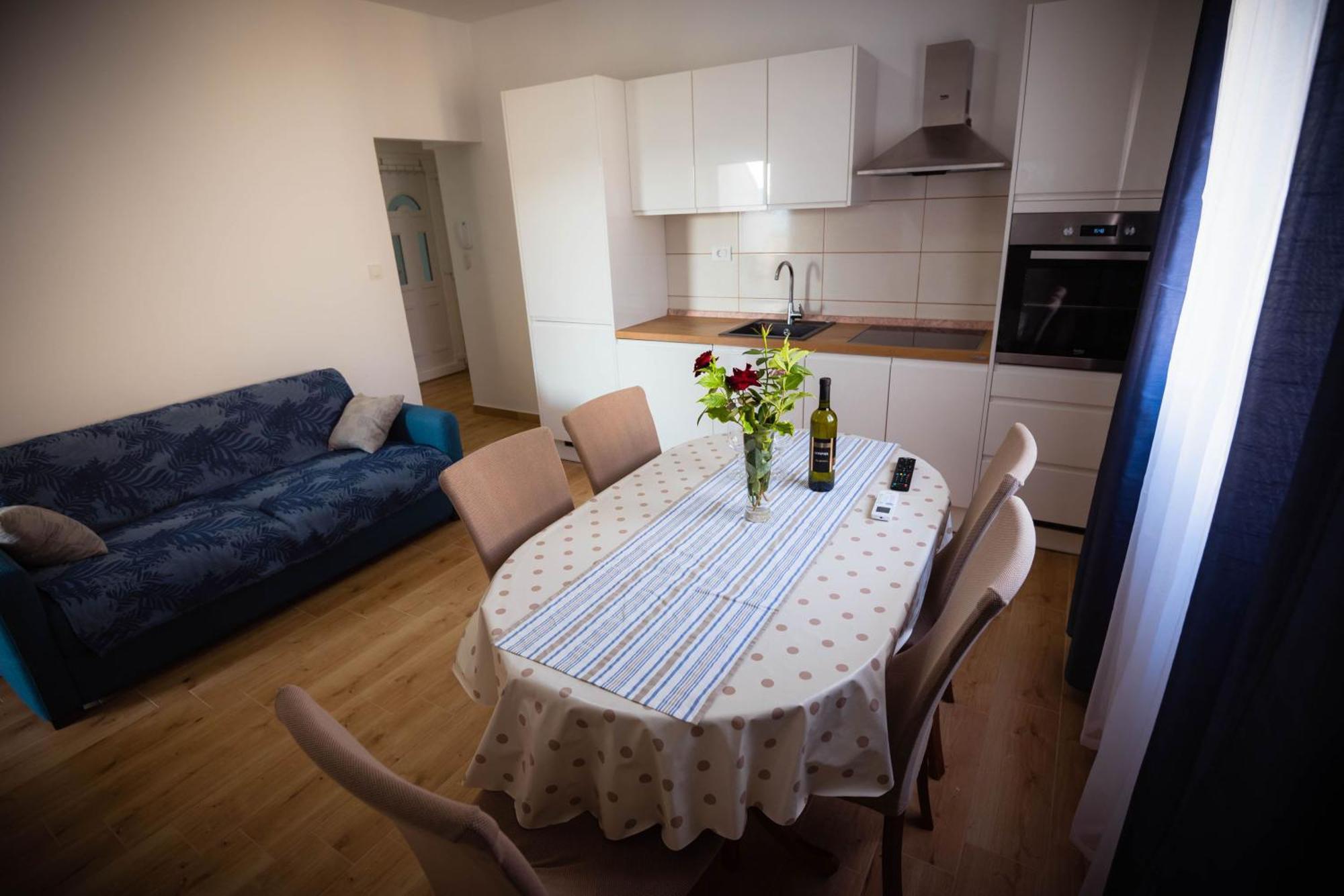 Apartmani Bare I Danica Grebastica Bagian luar foto