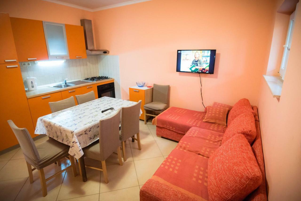 Apartmani Bare I Danica Grebastica Bagian luar foto