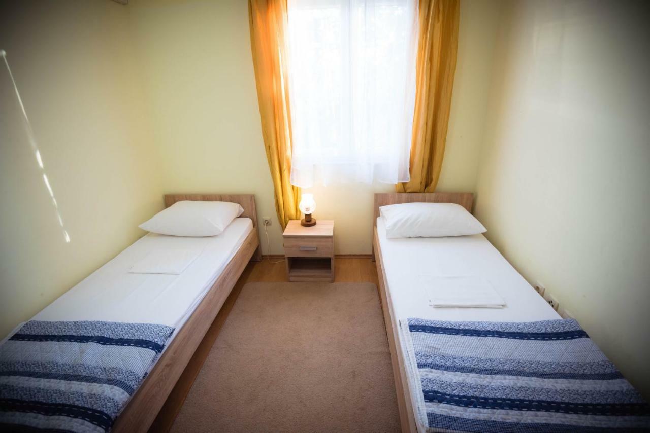 Apartmani Bare I Danica Grebastica Bagian luar foto
